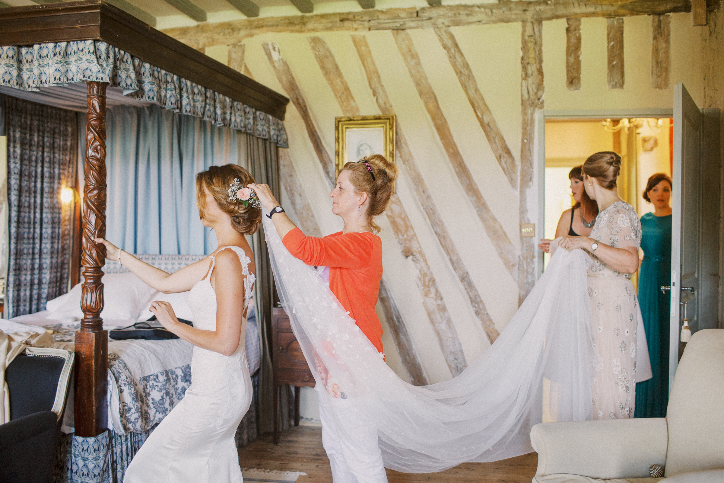 Editorial & Luxury Wedding Photography in Hampshire & London