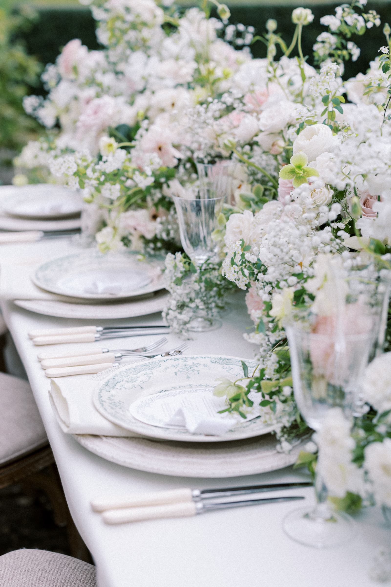 Luxury wedding flowers at Sudeley Castle Wedding Venue