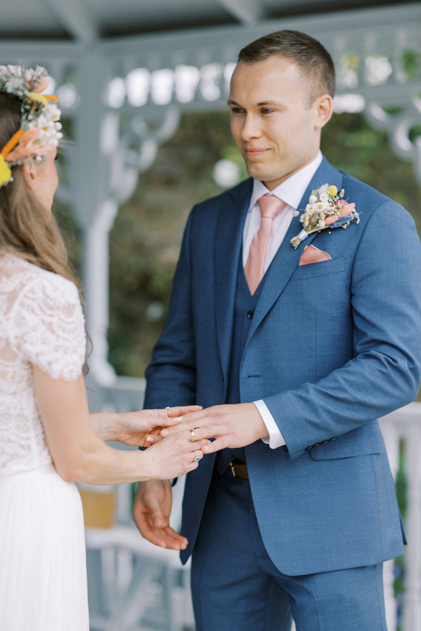 Couple get married at Morden Park House