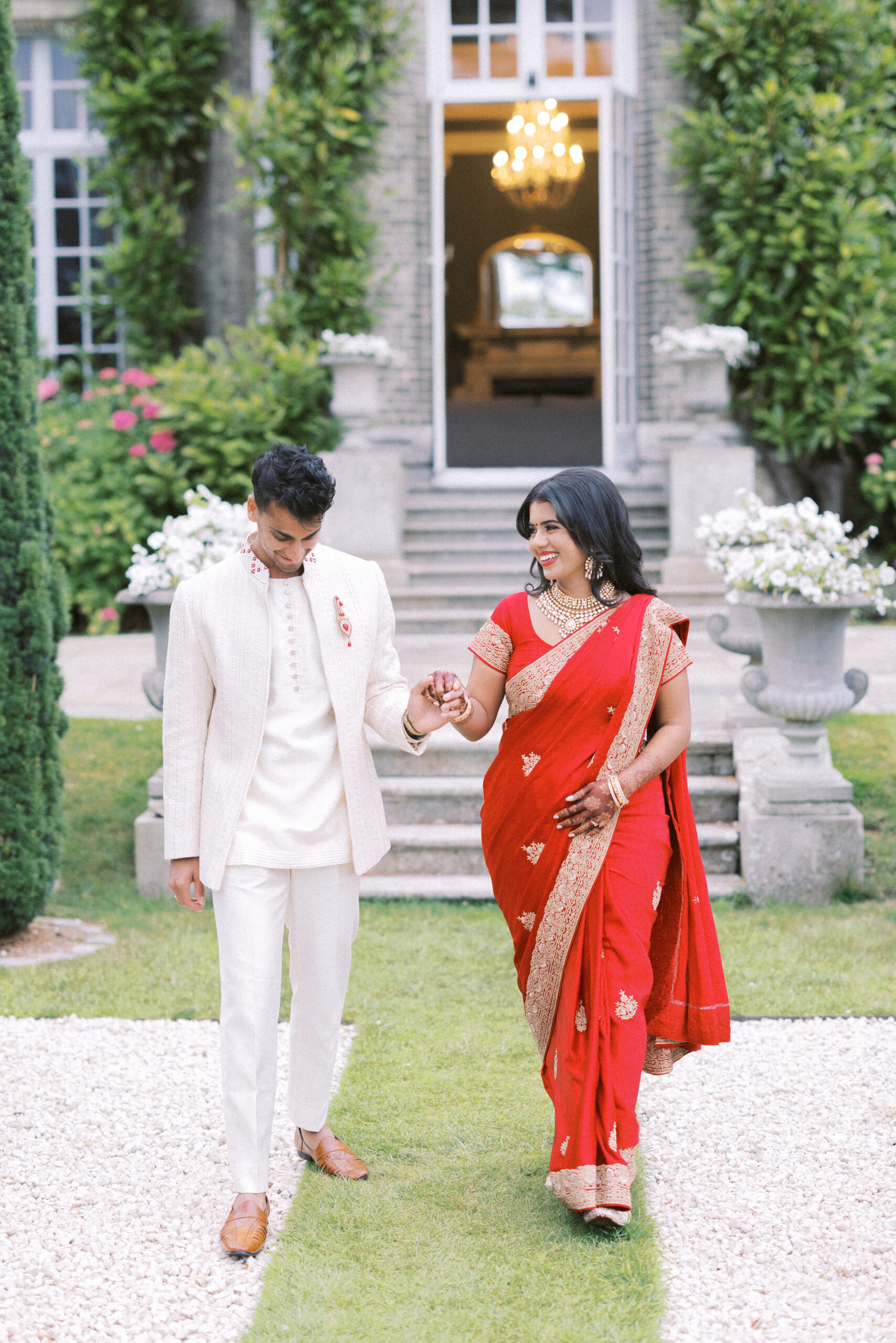 Natural wedding photography at Hedsor House