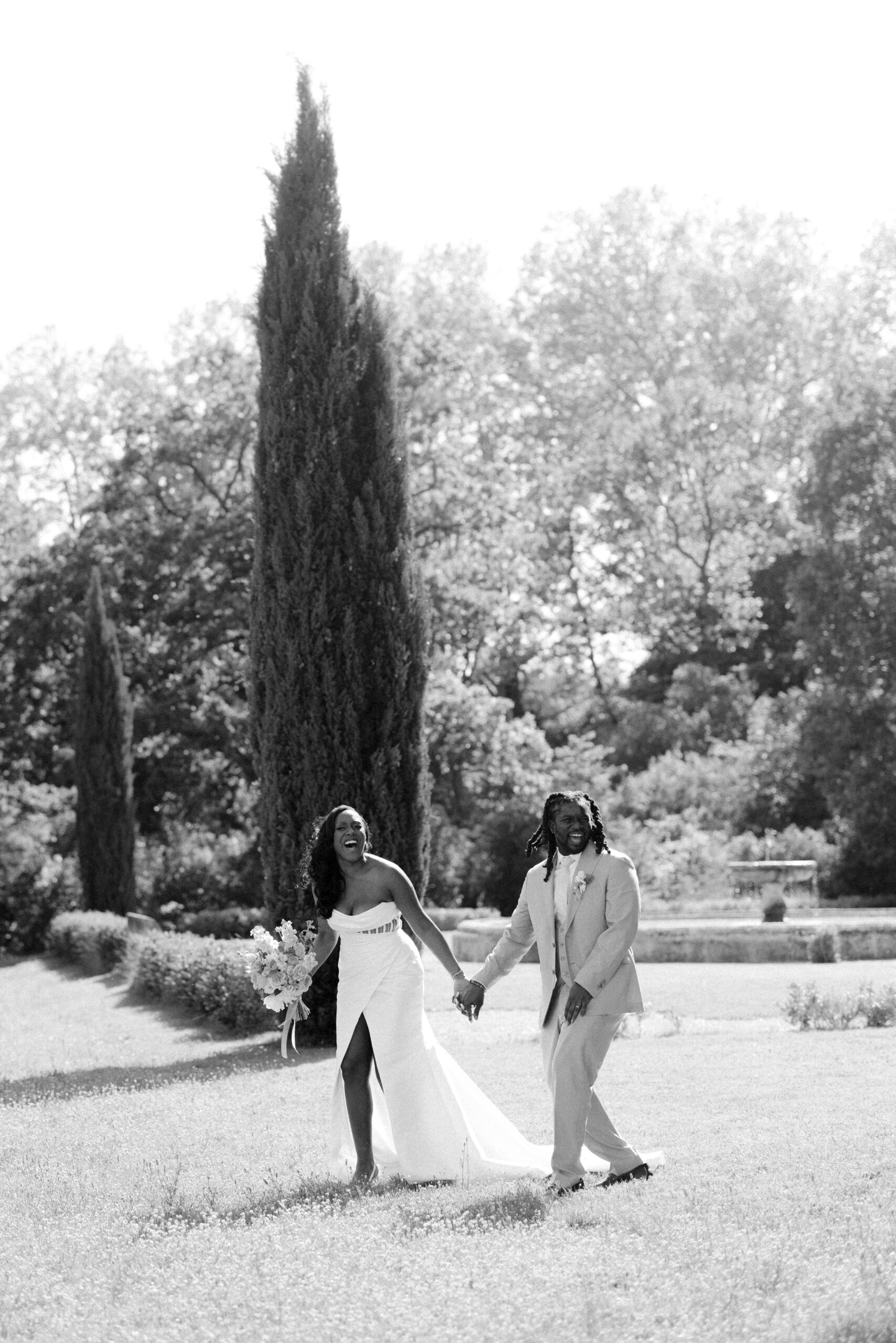 Natural couple portraits in Provence captured by a luxury wedding photographer in France