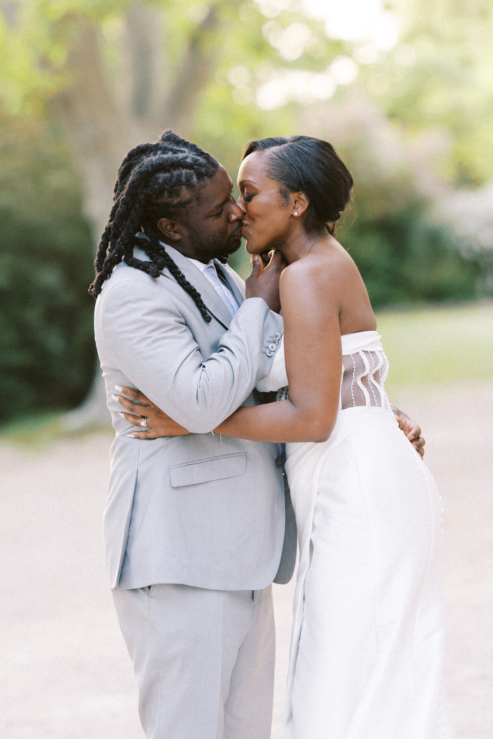 Elegant sunset portraits at a French chateau wedding in Provence
