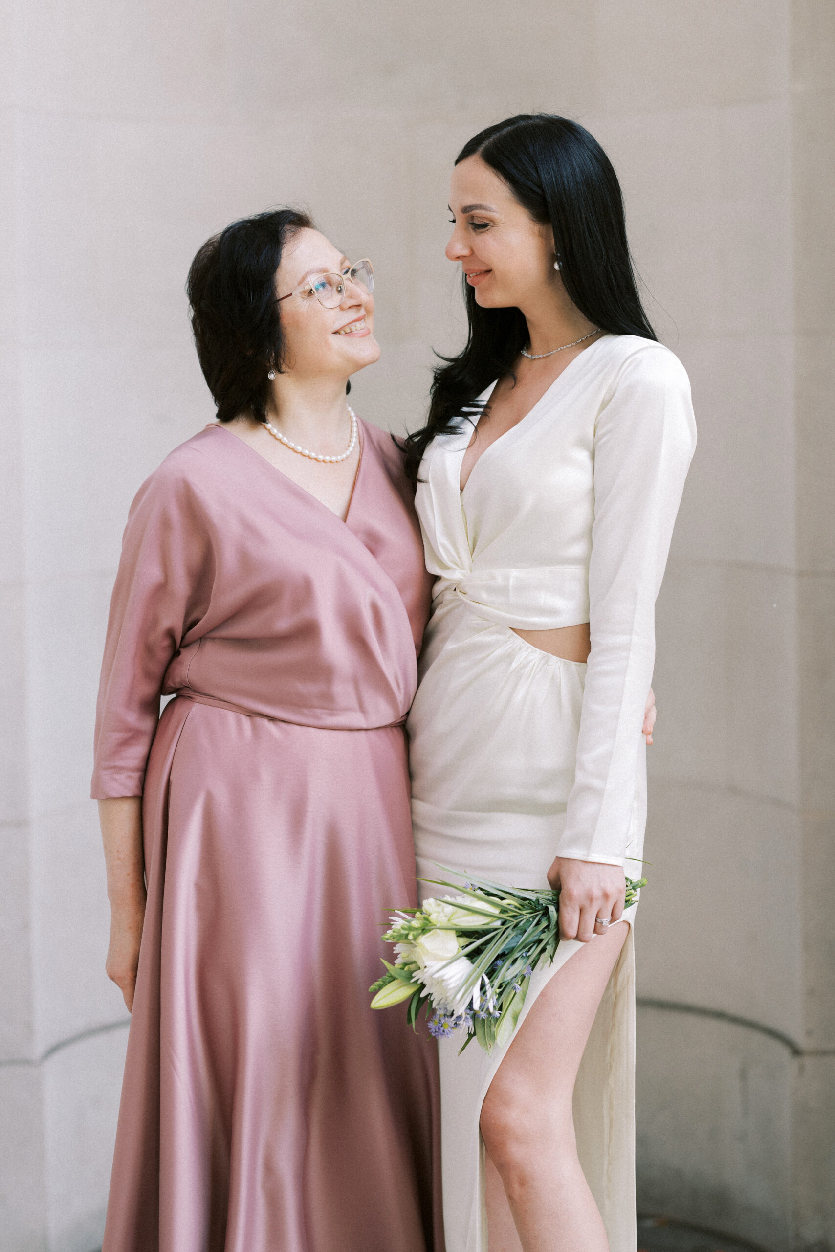 Mum and daughter group shots at Old Marylebone Town Hall